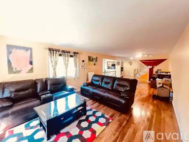 Main picture of 383 Captain Eames Cir