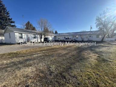 Main picture of 570 N Maple St
