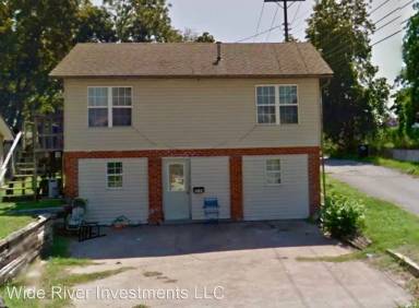 Main picture of 215 E 11th St