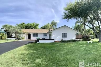 Main picture of 15430 SW 158th St