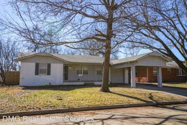 Main picture of 1630 Rowena Ln