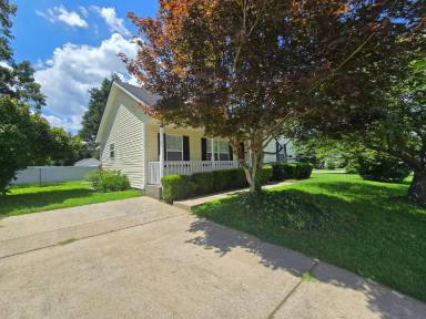 Main picture of 460 Caney Ln