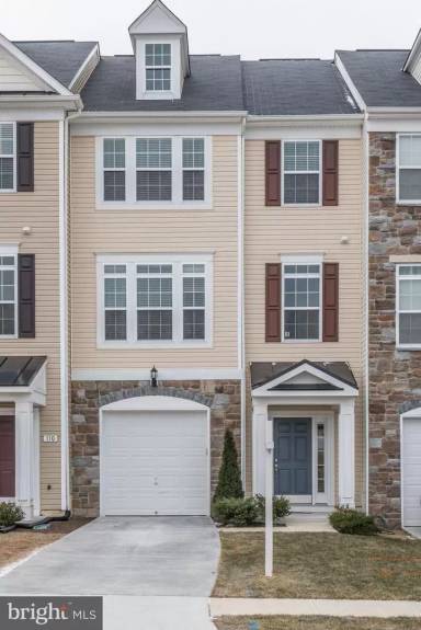 Main picture of 108 Woodman Ct