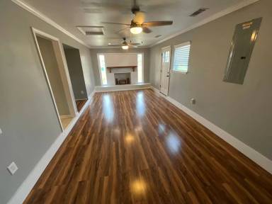 Main picture of 4900 Davis Dr