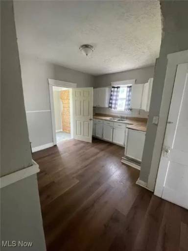 Main picture of 2909 Denver Ave
