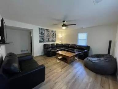 Main picture of 814 Fremont St