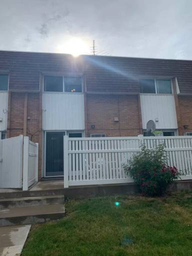 Main picture of 1502 W 29th St