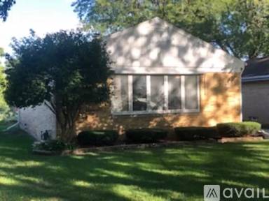 Main picture of 1944 N 118th St
