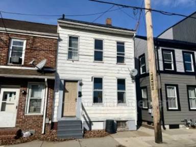 Main picture of 113 Arch St