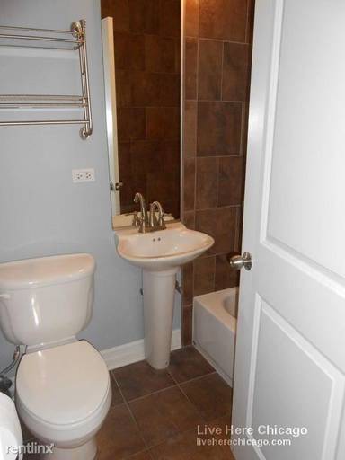 Main picture of 3808 N Sheffield Ave
