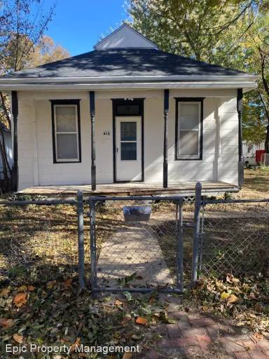 Main picture of 412 NE Freeman Ave