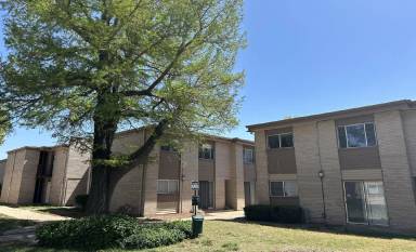 Main picture of 888 S Hydraulic St