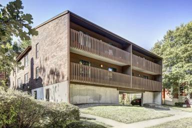 Main picture of 803 W Green St
