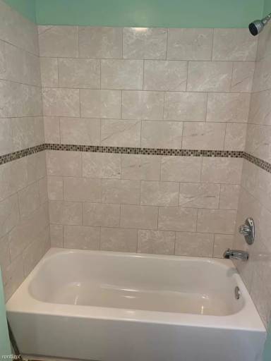 Main picture of 393 Orchard St