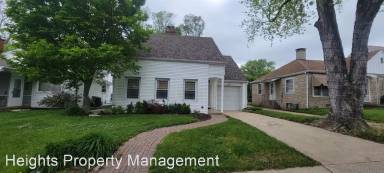 Main picture of 1117 E Richwoods Blvd