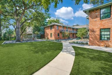 Main picture of 707 N Marsalis Ave