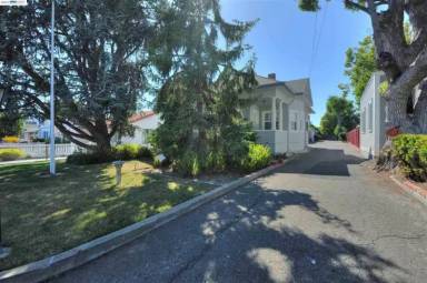 Main picture of 3825 Parish Ave