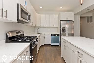 Main picture of 2020 N Spaulding Ave