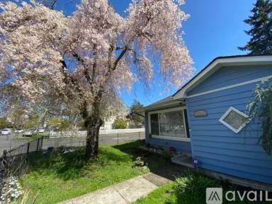 Main picture of 4006 SE 74th Ave