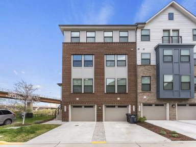 Main picture of 2410 Stella Pl