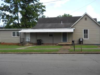 Main picture of 725 E Madison Ave