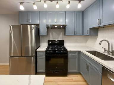 Main picture of 1855 Oak St