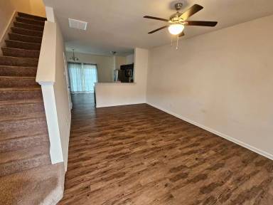 Main picture of 125 Beacon Woods Dr