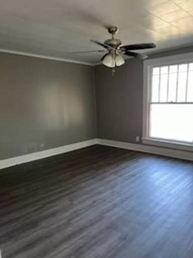 Main picture of 515 W Broadway