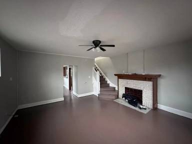 Main picture of 300 S 12th St