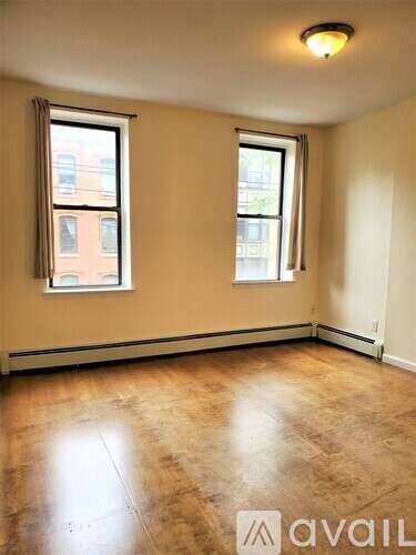 Main picture of 297 Barrow St