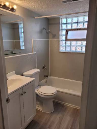 Main picture of 3516 Russell Blvd