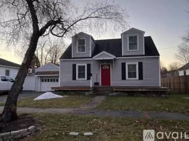Main picture of 6 Crandall St