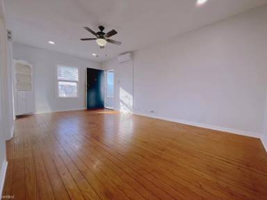 Main picture of 422 Pershing Ave