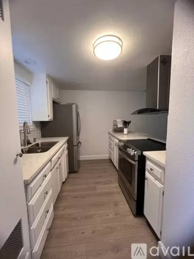Main picture of 5696 Hillsdale Blvd