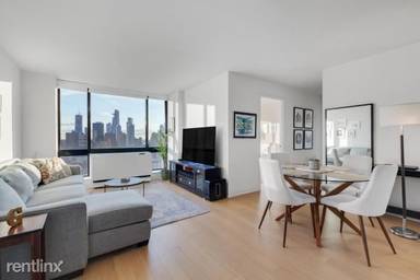 Main picture of One Columbus Place