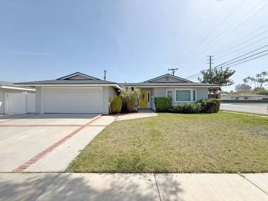 Main picture of 3202 Washington Ave