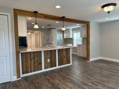 Main picture of 921 18th St
