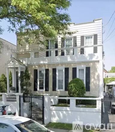Main picture of 2921 Colden Ave
