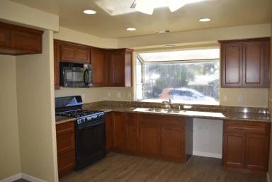 Main picture of 182 E Hillcrest Dr
