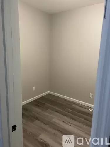Main picture of 370 2nd Ave