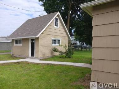 Main picture of 27 Balcom Ave