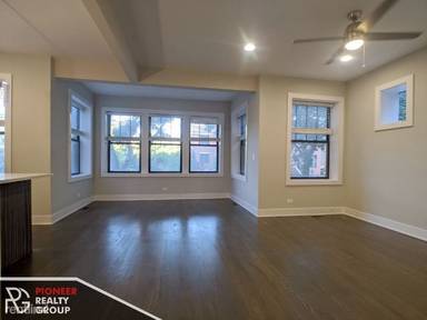 Main picture of 2618-26 N Rockwell St