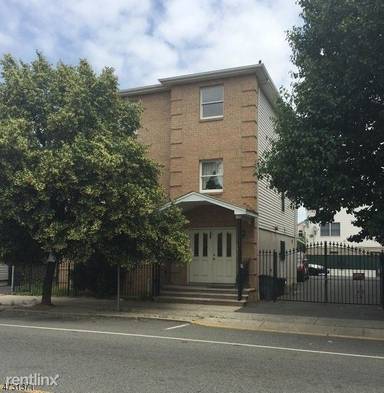 Main picture of 120 South St