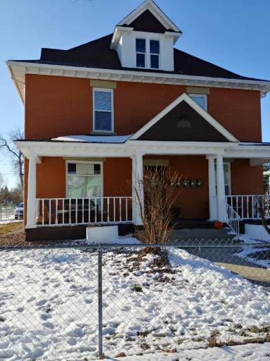 Main picture of 624 5th Ave S