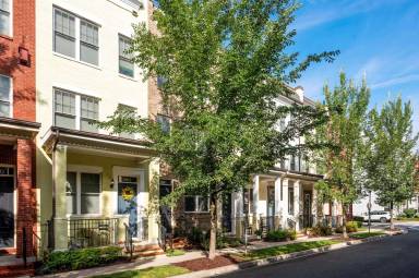 Main picture of 3104 Chancellors Way NE