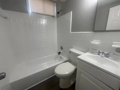 Main picture of 2673 Elsinore St