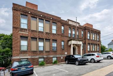 Main picture of 233 Ridgewood Ave