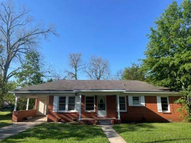 Main picture of 2116 Madeline Dr