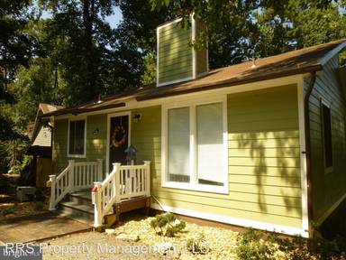 Main picture of 548 Lake Dr