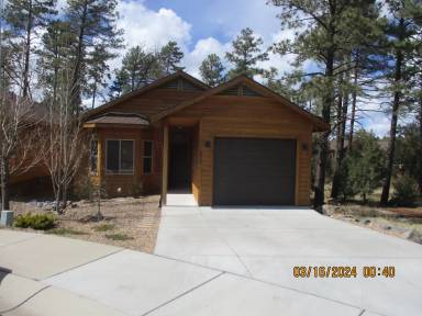 Main picture of 2520 W Waters Edge Ln